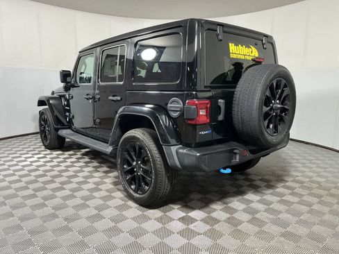 Used 2023 Jeep Wrangler Unlimited Sahara w/ Cold Weather Group AWD/4WD image 6