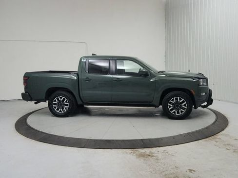 Used 2023 Nissan Frontier SV w/ SV Convenience Package RWD image 9