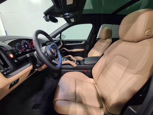 New 2026 Porsche Cayenne image 15