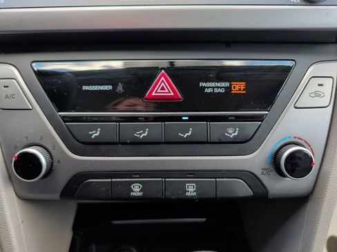 Used 2017 Hyundai Elantra SE image 15