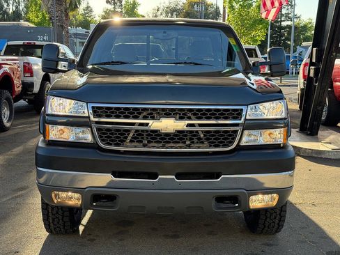 Used 2005 Chevrolet Silverado 2500 LS image 3