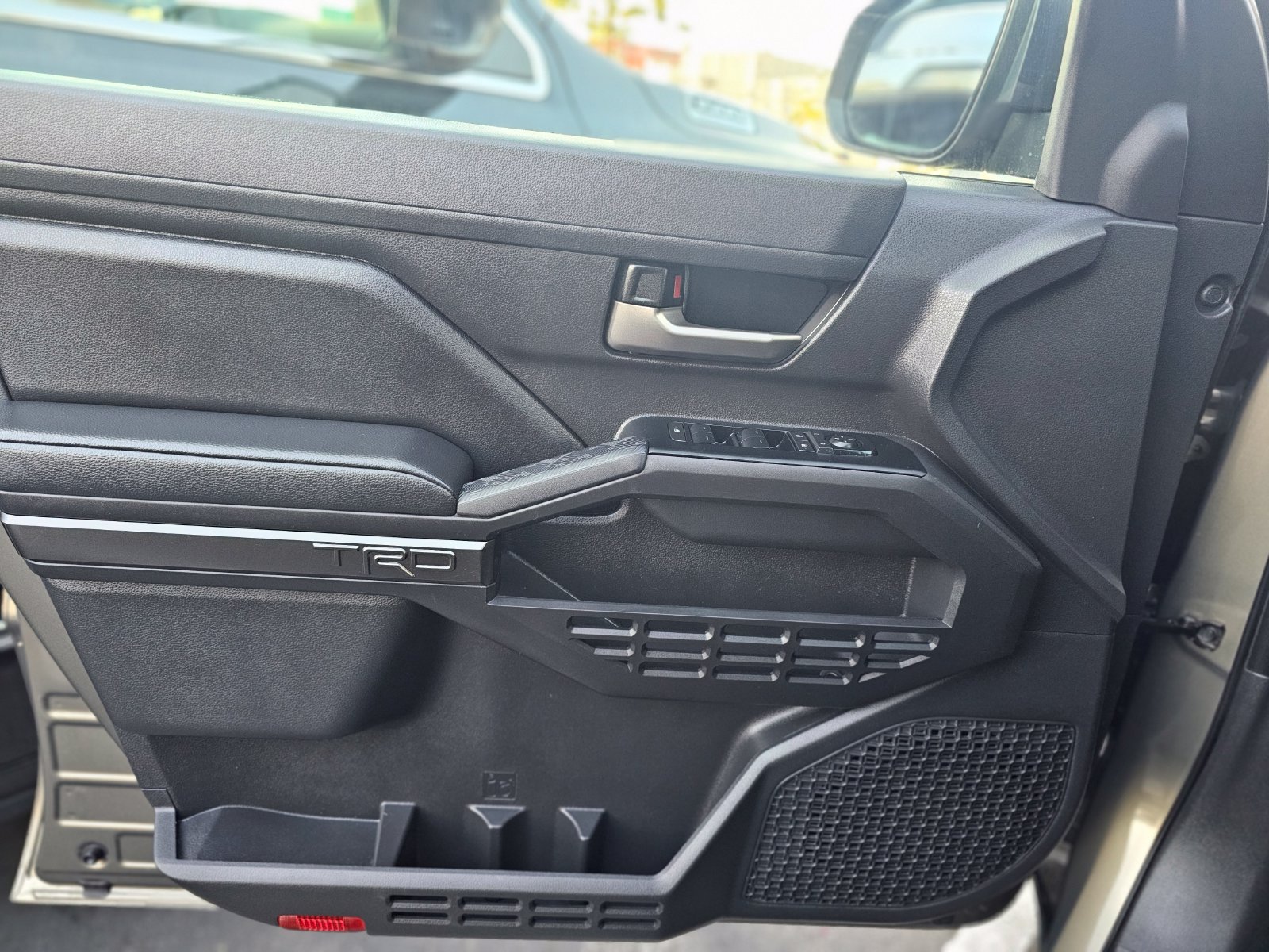 Used 2025 Toyota Tacoma TRD Off-Road AWD/4WD image 30