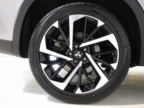 Used 2022 Mitsubishi Outlander SE image 76