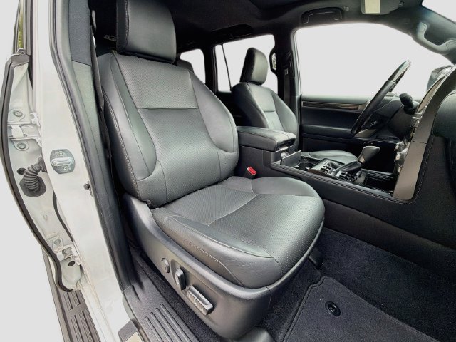 Used 2021 Lexus GX 460 Luxury w/ Accessory Package AWD/4WD image 15
