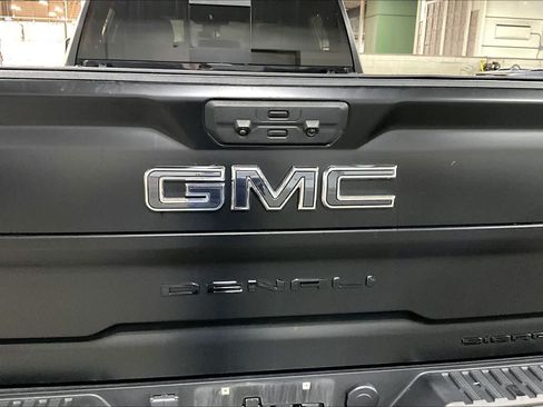 Used 2024 GMC Sierra 2500 Denali Ultimate w/ Snow Plow Prep/Camper Package AWD/4WD image 10
