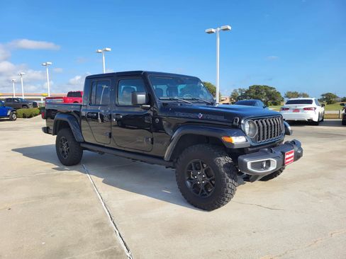 Used 2024 Jeep Gladiator Sport image 7