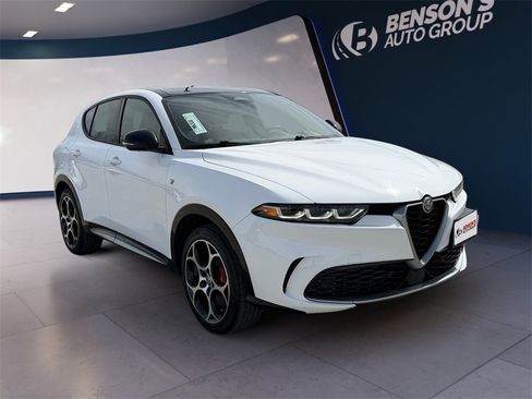 Used 2024 Alfa Romeo Tonale Ti w/ Premium Interior Package image 7