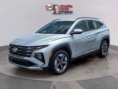 Used 2025 Hyundai Tucson SEL FWD image 1