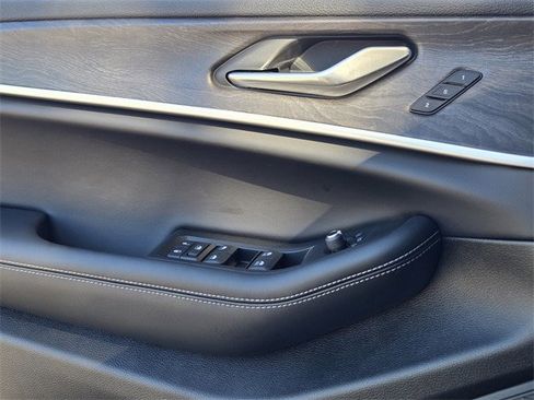 New 2025 Jeep Grand Cherokee Limited w/ Black Appearance Package image 17