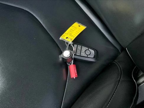 Used 2022 Ford Edge Titanium image 13