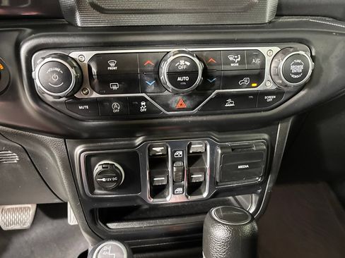 Used 2022 Jeep Gladiator Sport AWD/4WD image 14