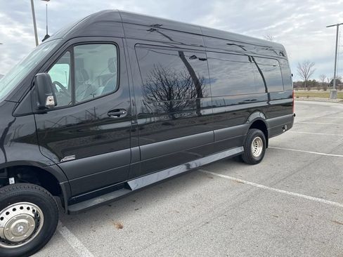 Used 2023 Mercedes-Benz Sprinter 3500 image 11