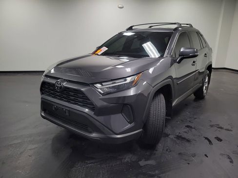 Used 2022 Toyota RAV4 XLE image 4