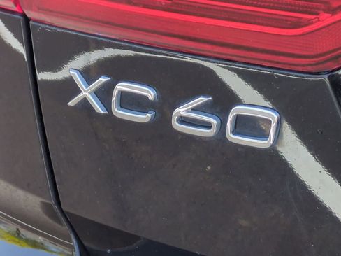 Used 2019 Volvo XC60 T6 Momentum w/ Premium Package AWD/4WD image 12