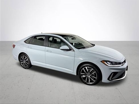 New 2026 Volkswagen Jetta SE image 4