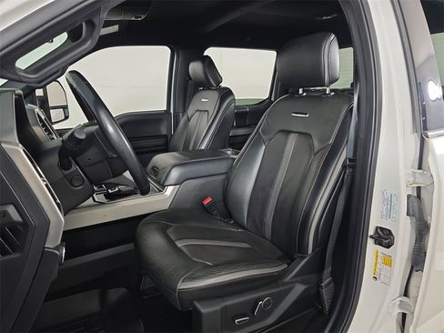 Used 2019 Ford F150 Platinum w/ Equipment Group 701A Luxury image 20