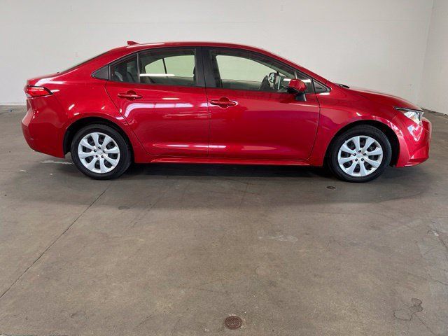Used 2020 Toyota Corolla LE w/ Carpet Mat Package (TMS) FWD image 2