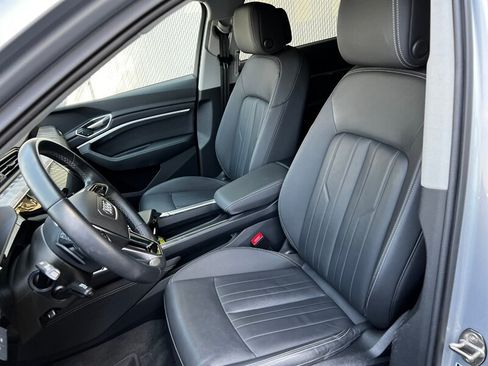 Used 2022 Audi e-tron Premium w/ Convenience Plus Package AWD/4WD image 18