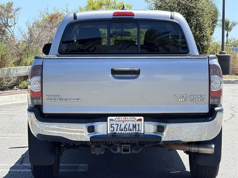 Used 2014 Toyota Tacoma PreRunner w/ SR5 Package RWD image 5