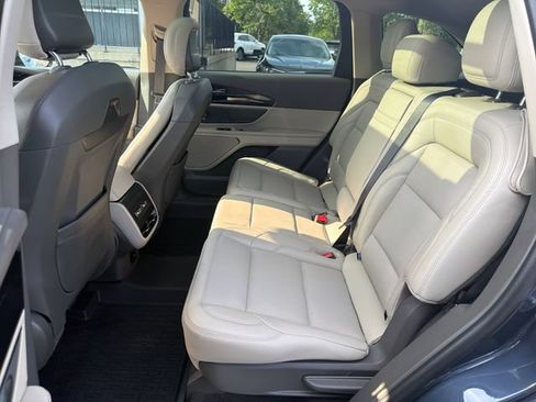 Used 2024 Lincoln Nautilus Premier w/ Equipment Group 102A AWD/4WD image 28