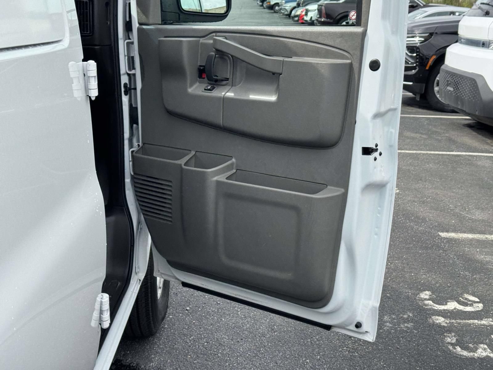 Used 2024 GMC Savana 2500 w/ Driver Convenience Package RWD image 12