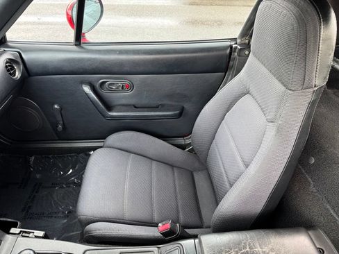 Used 1992 MAZDA MX-5 Miata RWD image 13