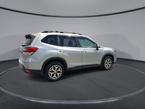 Used 2020 Subaru Forester Premium AWD/4WD image 8
