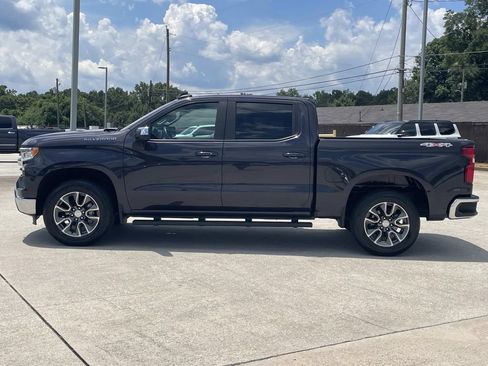 Used 2023 Chevrolet Silverado 1500 LT AWD/4WD image 2