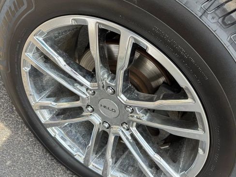 Used 2013 Chevrolet Tahoe LTZ image 30