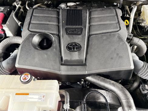 Used 2022 Toyota Tundra SR5 image 39