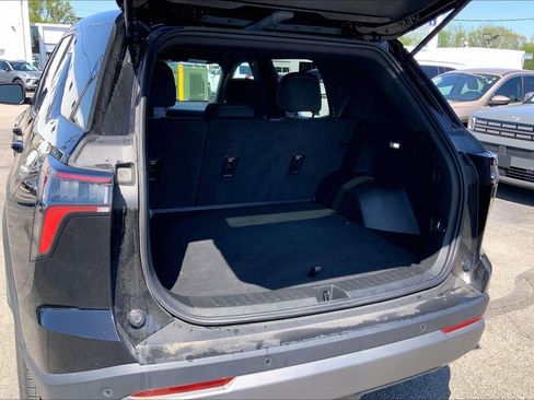 Used 2025 Chevrolet Equinox LT FWD image 4