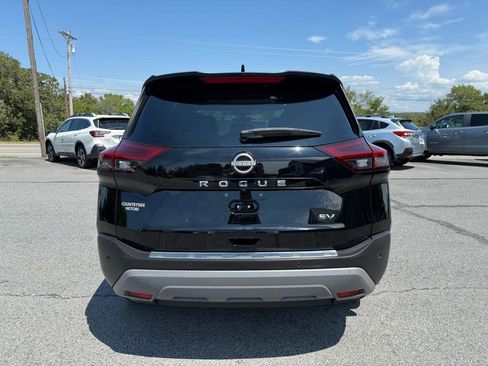Used 2023 Nissan Rogue SV FWD image 5