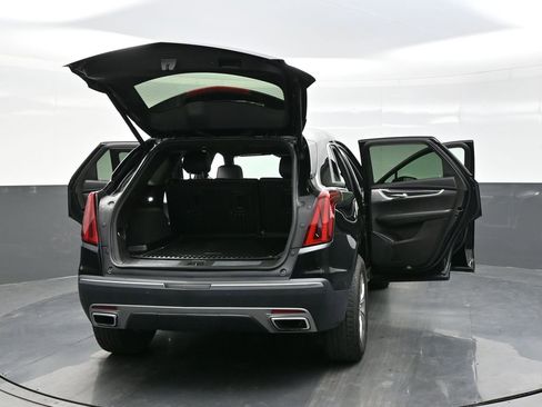 Used 2021 Cadillac XT5 Premium Luxury image 35