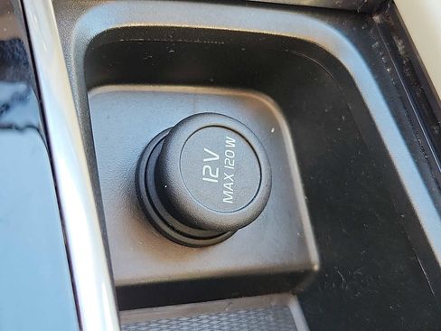 Certified 2024 Volvo XC90 T8 Ultimate w/ Protection Package Premier image 25