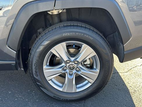 Used 2022 Toyota RAV4 XLE w/ Convenience Package image 9