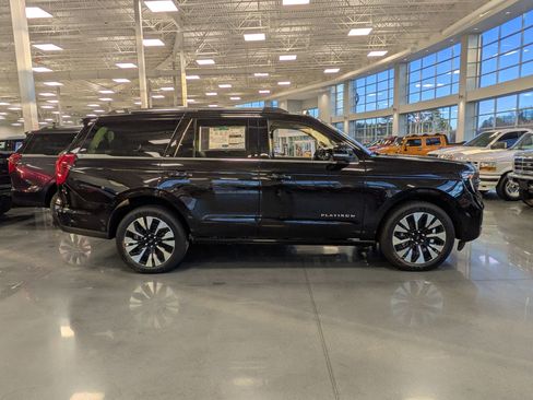 New 2025 Ford Expedition Platinum w/ Platinum Ultimate Package image 3