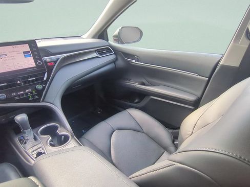 Used 2024 Toyota Camry XLE FWD image 12