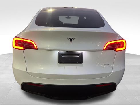 Used 2023 Tesla Model Y Long Range image 6