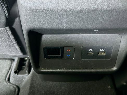 Used 2023 Nissan Rogue SL w/ SL Premium Package image 32