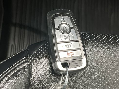 Used 2020 Ford Escape SEL image 28