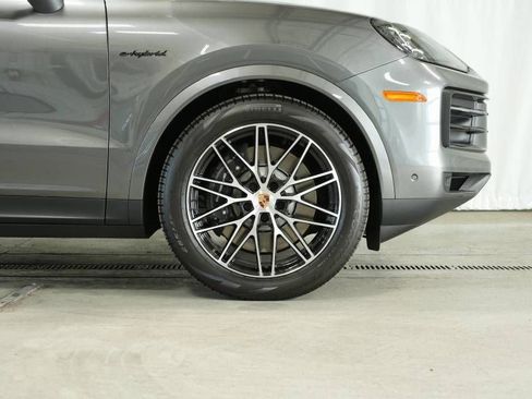 New 2025 Porsche Cayenne E-Hybrid AWD/4WD image 42