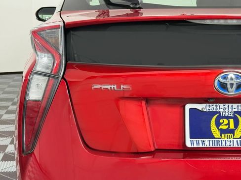 Used 2016 Toyota Prius Two FWD image 10