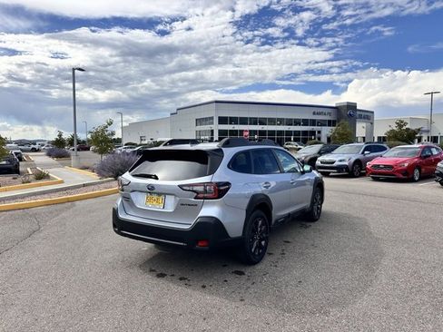 Used 2025 Subaru Outback Onyx Edition image 3