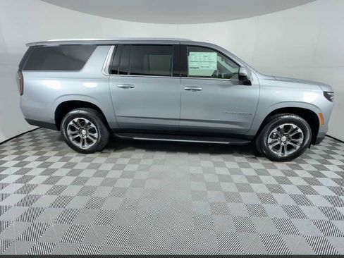 New 2026 Chevrolet Suburban LT w/ Comfort Package image 18