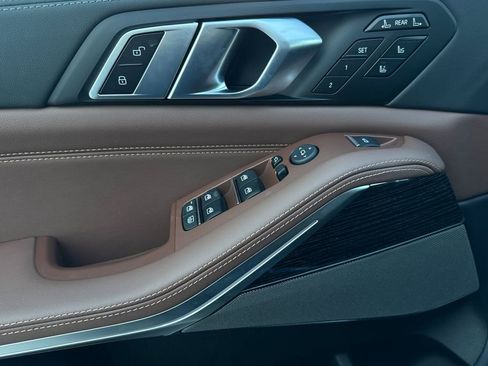 New 2026 BMW X7 M60i w/ Executive Package image 10