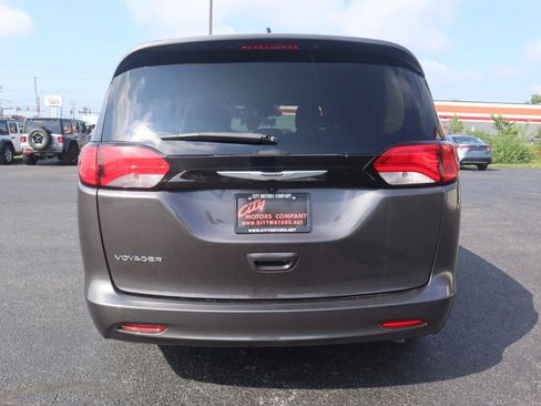 Used 2023 Chrysler Voyager LX FWD image 26