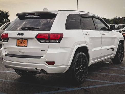 Used 2020 Jeep Grand Cherokee Altitude RWD image 37
