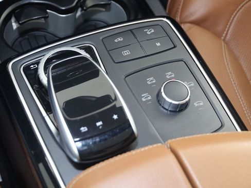 Used 2019 Mercedes-Benz GLS 550 4MATIC w/ Driver Assistance Package image 33