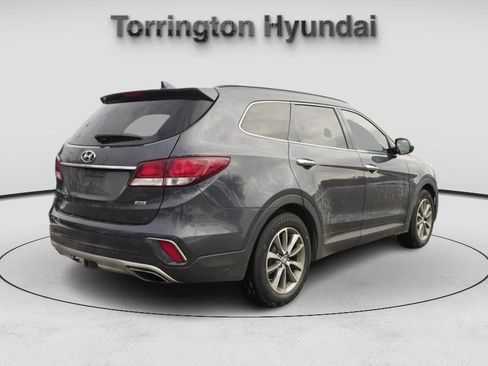 Used 2017 Hyundai Santa Fe SE image 7