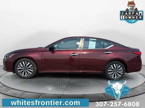 Used 2024 Nissan Altima 2.5 SV FWD image 8